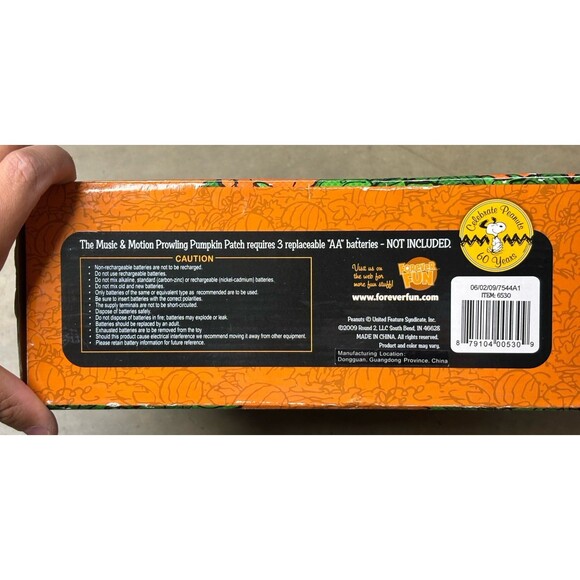 Peanuts It's The Great Pumpkin 2009 Music & Motion Prowling Pumpkin Patch Works - Picture 6 of 10